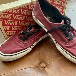 Vans shoes burgundy/ maroon color lace up